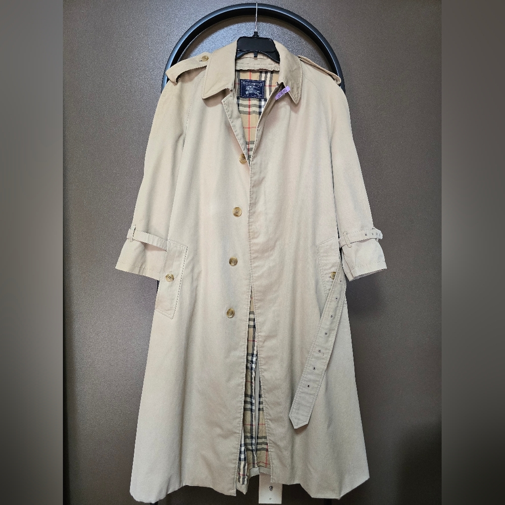 Vintage Burberry Classic Beige Trench Coat, With Removable Liner